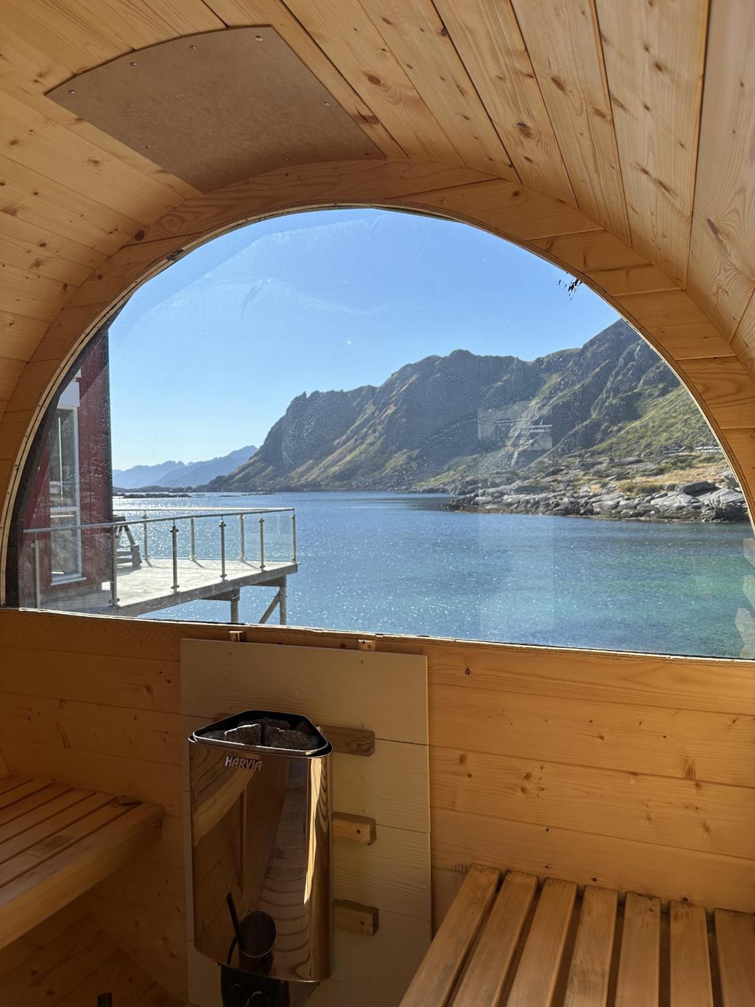 Lofoten Waterfront Luxury Lodge 巴尔斯塔 外观 照片